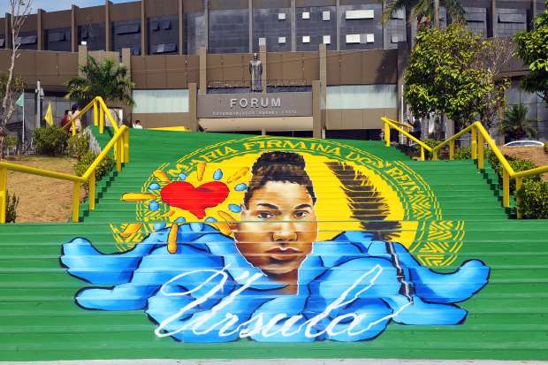 Escadaria do Fórum Des. Sarney ganhou homenagem à escritora Maria Firmina dos Reis (Foto: Ribamar Pinheiro)
