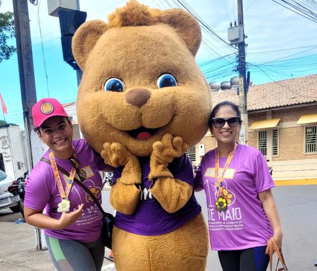 Elaine Bastos, diretora de Relações Sindicais e Leonice Medeiros, diretora de Imprensa